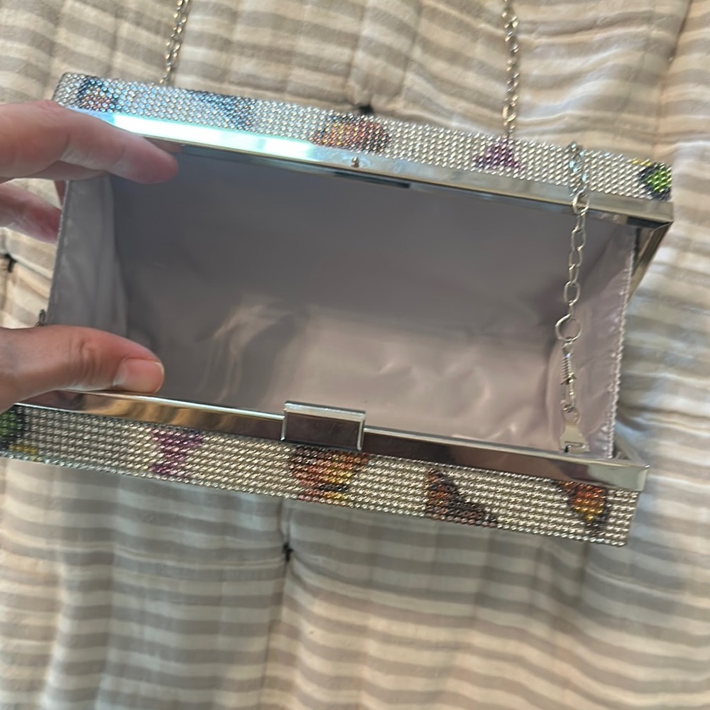 Butterfly Patterned Bedding Set - image 2